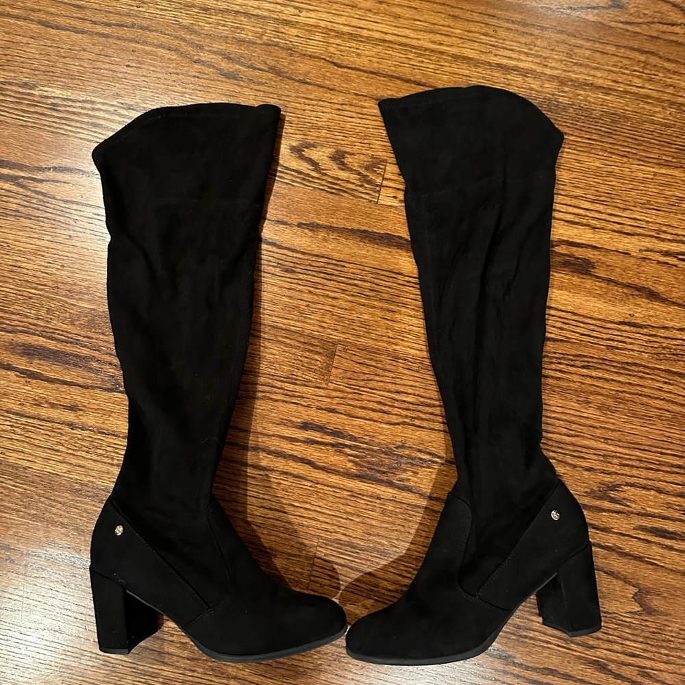 Liz Claiborne Black Heeled Boots with Chunky Heel